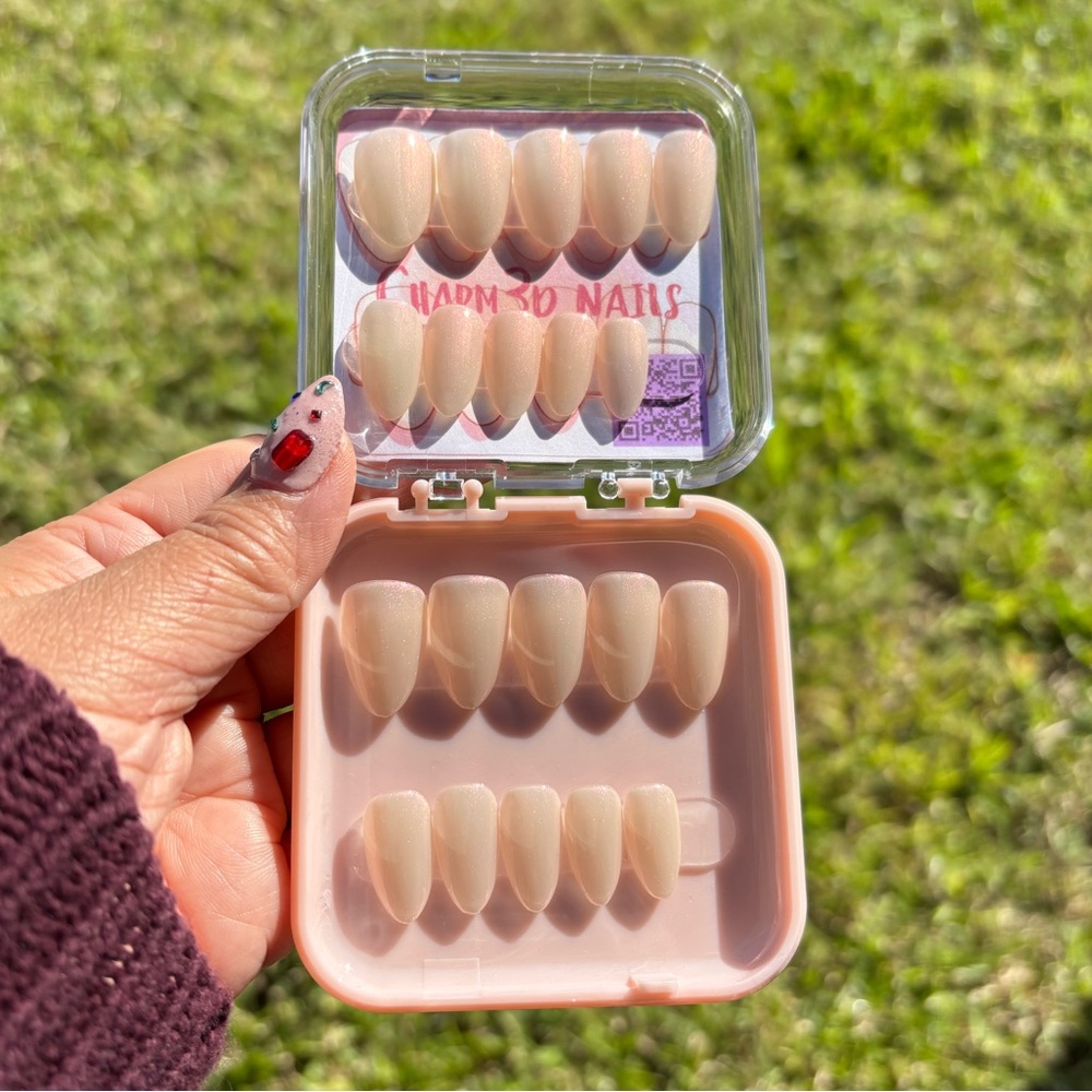 Charm3d Classy Set Short Almond Press On Nails 20pcs/set